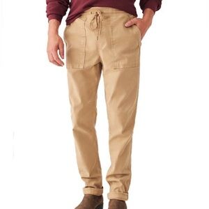 Faherty Men’s Traveler Pant in Khaki